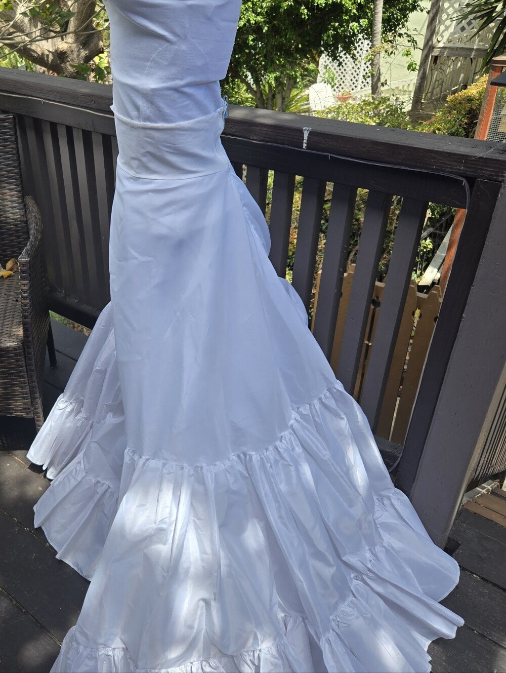 Bridal Gown Quincenera White Maxi Petticoat Slip Size Small Excellent